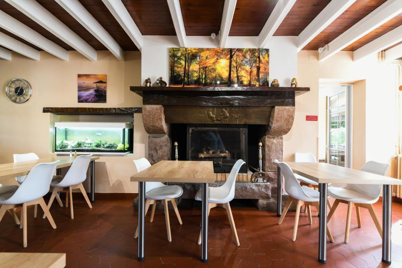 Aux Tauzins Otel Montfort-en-Chalosse Dış mekan fotoğraf